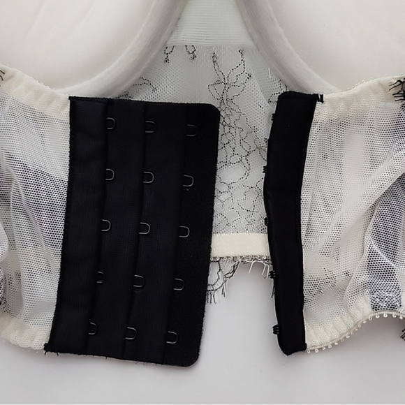 Victoria's Secret Very Sexy  Demi Buste Cream Black Lace Push Up 32D - Picture 13 of 16